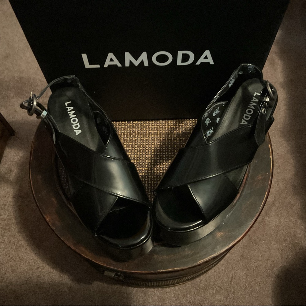 Lamoda chunky platform sandals